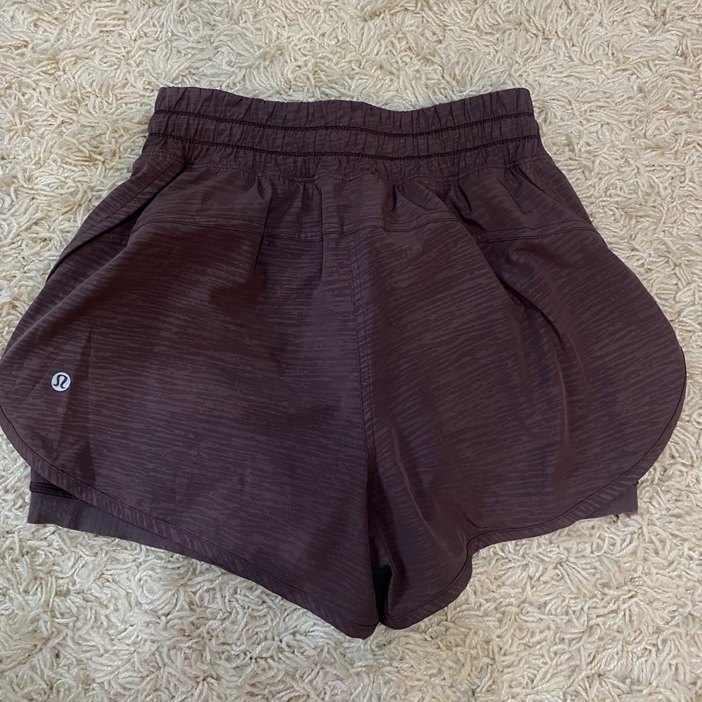 Lululemon shorts size 6